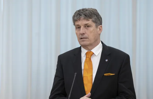 Minister za obrambo Borut Sajovic