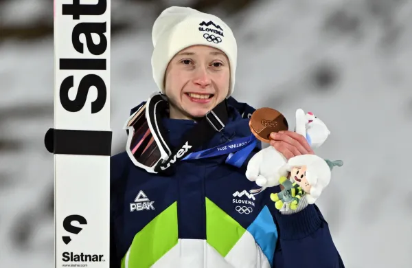 Italija, Predazzo, 15.02.2026, 15. februar 2026Smu?arski skoki,velika skakalnica, ?enske,olimpijske igre 2026, Milano Cortina, ?port, Nika Prevc bronasta medalja Foto:Igor Kupljenik/F.A.Bobo