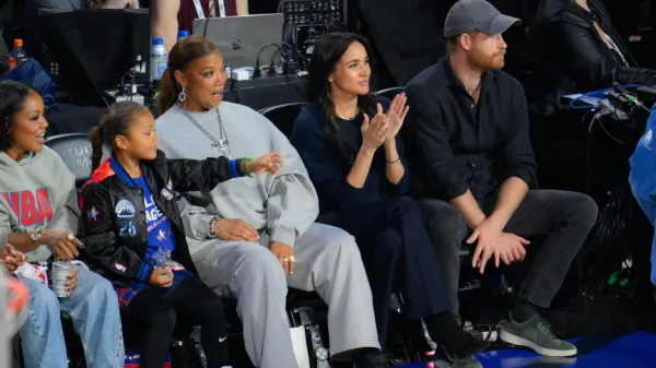 Princ Harry in Meghan Markle sta tekmo vseh zvezd spremljala tik ob parketu v Los Angelesu.