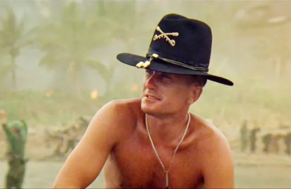 Robert Duvall v ikonični vlogi polkovnika Kilgora v Apokalipsi zdaj