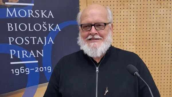 dr. Lovrenc Lipej knjiga Zgodbe iz divjine