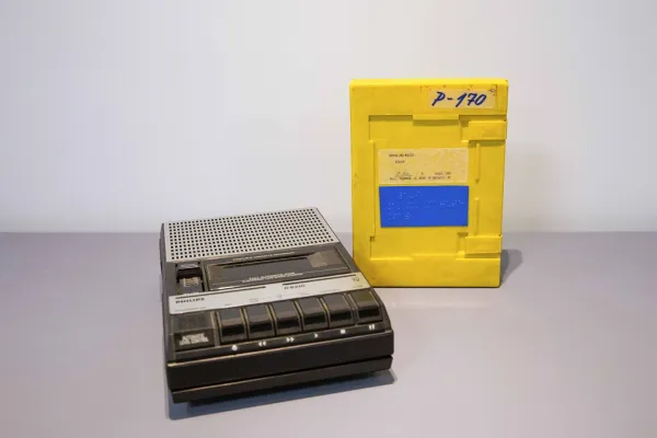 Dvosledni mono kasetofon na avdiokaseto