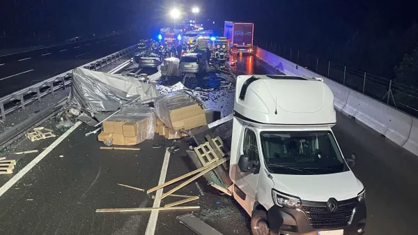 Desetletje po množičnem trčenju ob megli utripajo lučke