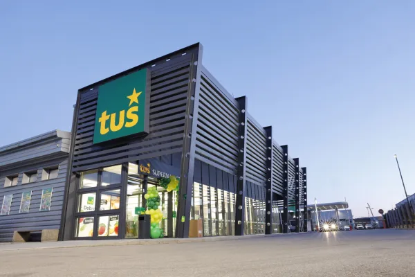 Tu&scaron; v Kopru odprl nov supermarket