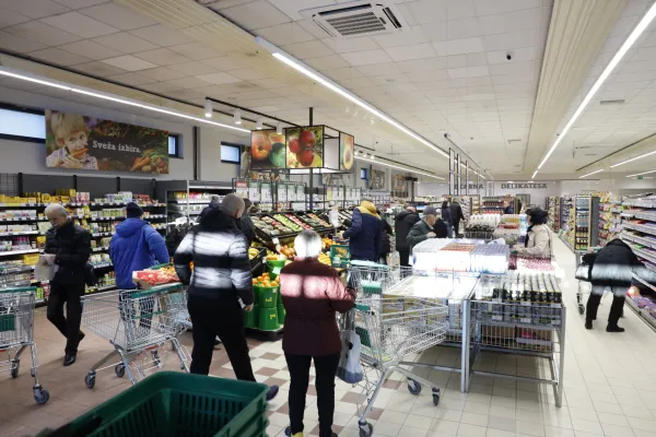 Tu&scaron; v Kopru odprl nov supermarket