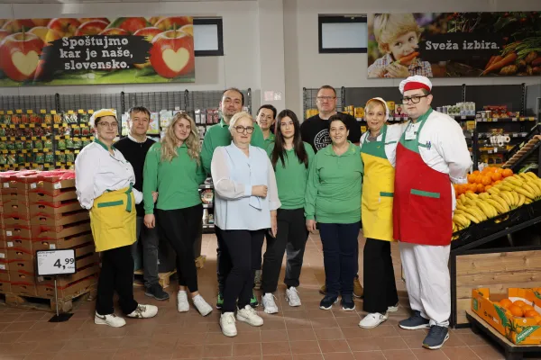 Tu&scaron; v Kopru odprl nov supermarket
