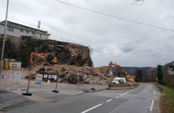 Zapore ob kamnolomu &scaron;e do konca marca