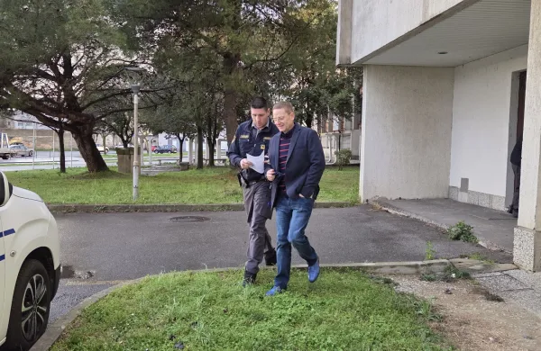 Zaradi THC v bonbonih so se zastrupili