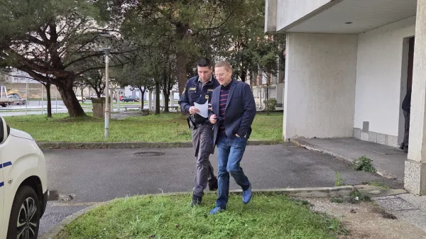 Zaradi THC v bonbonih so se zastrupili