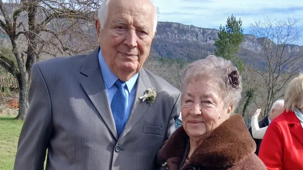 Recept za dolg zakon? Tudi skregati se je treba znati, predvsem pa se zabavati in uživati življenje, pravita Miro in Darinka Flego iz Marezig.