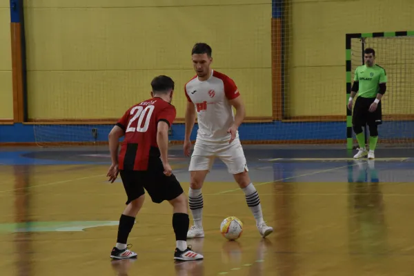 David Lah Oplast dvoranski nogomet proti Avtocenter Crono Ajdov&scaron;čina