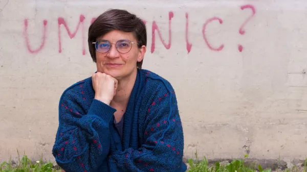 (POGOVOR) Tea Hvala: Feminizem sanja o množici jezikov