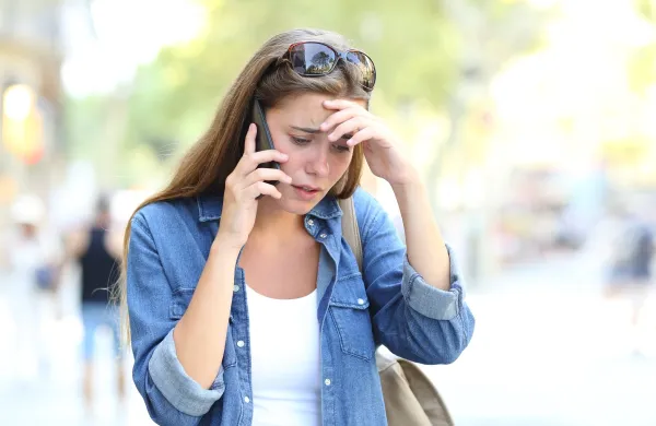 Worried woman having a mobile phone conversation walking in the street,Image: 528522745, License: Royalty-free, Restrictions:, Model Release: yes, Credit line: Antonio Guillen Fern&aacute;ndez/Panthermedia/Profimedia