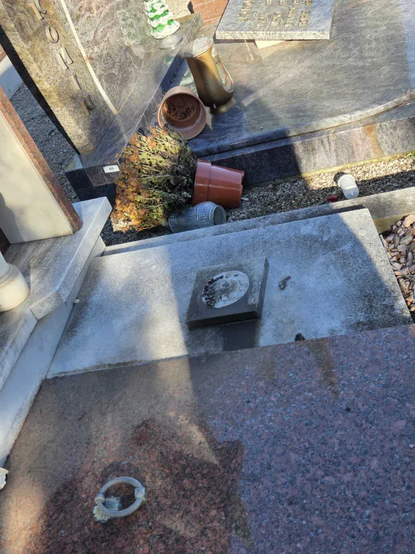 Bolgara nista priznala krivde za kraje z grobov