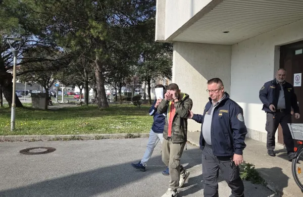 Bolgara nista priznala krivde za kraje z grobov