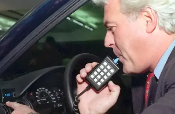 Alcolock oziroma alkoholna ključavnica je elektronski sistem, ki deluje kot vgrajen alkotest pred zagonom vozila.
