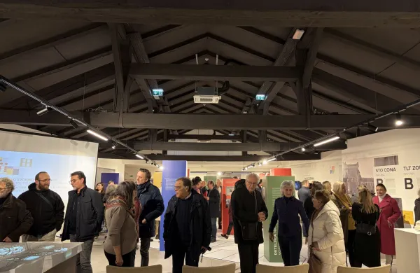 Moderna arhitektura kot prostor različnih kolektivnih spominov