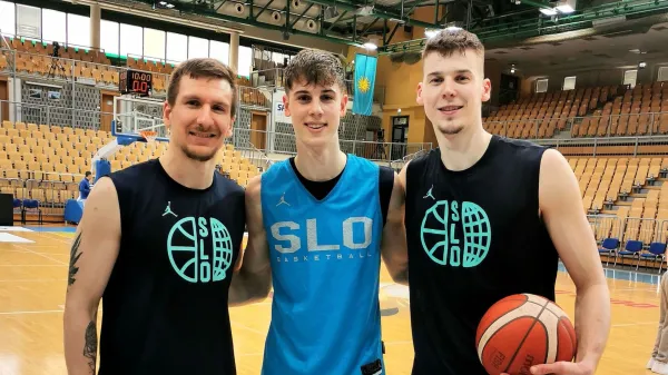 Dve zmagi za sklepni del kvalifikacij