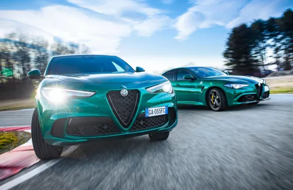 Alfa Romeo - giulia in stelvia quadrifoglio 