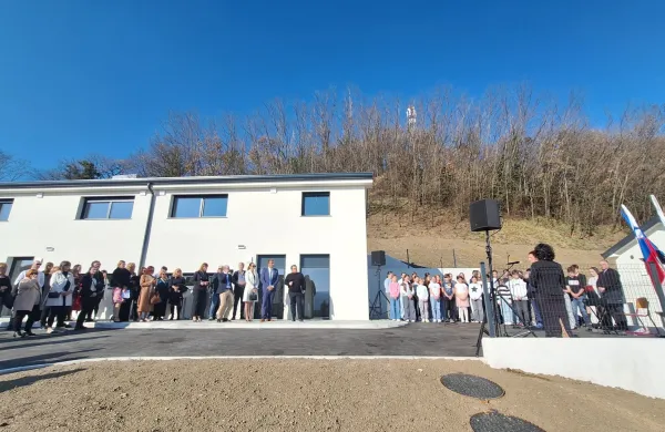 V Mi&scaron;jem brdu so ključe svojih najemnih hi&scaron; dobili &scaron;tirje mladi pari, zdaj pa se bo že lahko začelo opremljanje.