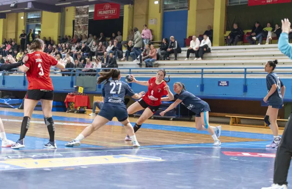 Za rokometa&scaron;ice soočenje z nem&scaron;kim strojem