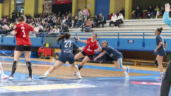 Za rokometa&scaron;ice soočenje z nem&scaron;kim strojem