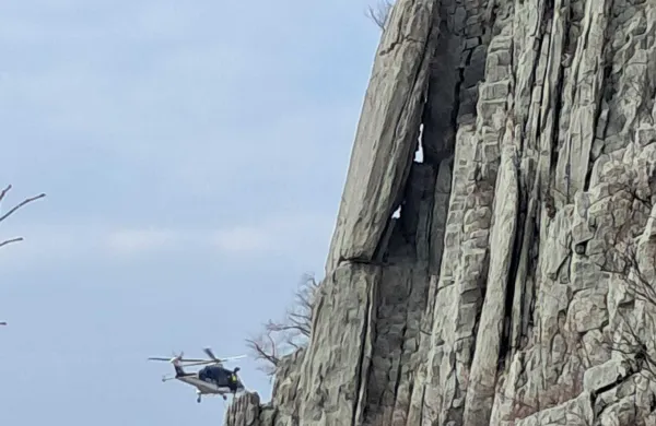 Nesreča v Podra&scaron;ki turi: plezalec padel 20 metrov v globino