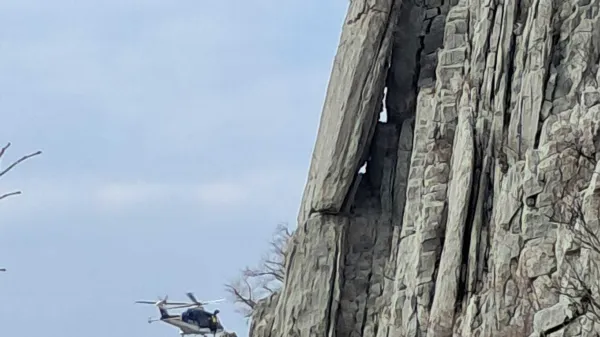 Nesreča v Podra&scaron;ki turi: plezalec padel 20 metrov v globino