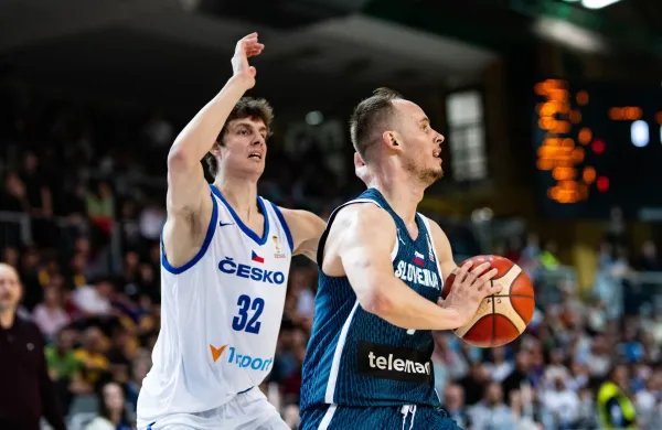Ko&scaron;arka&scaron;ka tekma Slovenija - Če&scaron;ka, 27.2.2026, Arena Bonifika Koper. Foto: Simon Pelko Klemen Prepelič in Richard Balint