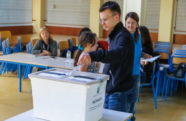 Koper, 11.5.2025Referendum, Zakonodajni referendum o ZDPIDU 2025, voli&scaron;ca, volisce OS Dusana Bordona
