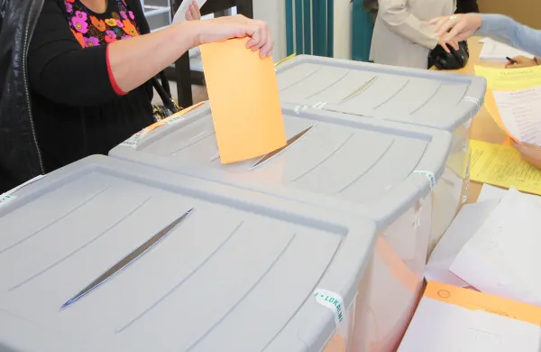 Lokalne volitve 2014 v Novi Gorici - Tocka ulica Gradnikove brigadevolilna skrinjica več volilnih skrinjic