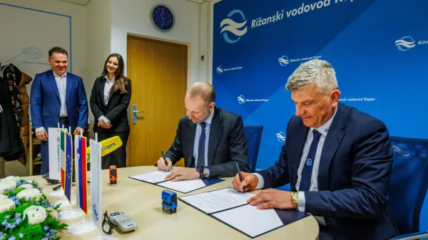 Koper, 2.3.2026Rižanski vodovod in italijanski Acegas ApsAmga Podpis pogodbe o sodelovanju vodovodov, čezmejno sodelovanje, vodooskrba