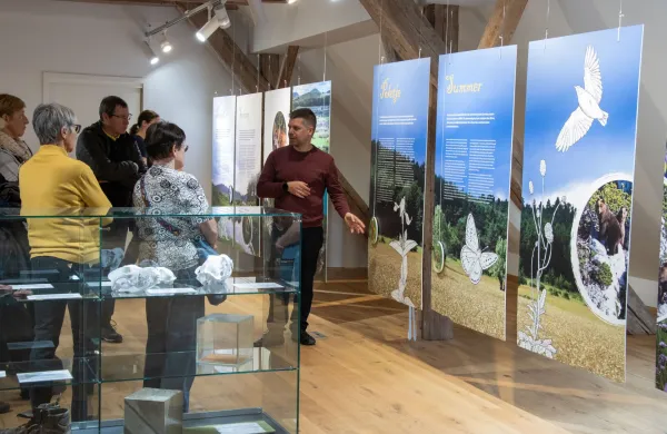 Aleksander &Scaron;enekar razstava presihajoča jezera