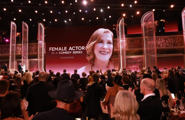 LOS ANGELES, CALIFORNIA - MARCH 01: (L-R) Seth Rogen accepts the Outstanding Performance by a Female Actor in a Comedy Series Award for "The Studio" on behalf of the late Catherine O'Hara from Lisa Kudrow onstage during the 32nd Annual Actor Awards at Shrine Auditorium and Expo Hall on March 01, 2026 in Los Angeles, California. Matt Winkelmeyer,Image: 1079457955, License: Rights-managed, Restrictions:, Model Release: no, Credit line: Matt Winkelmeyer/Getty images/Profimedia