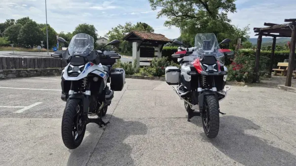 Na vrhu Hondin skuter, močno priljubljen tudi BMW-jev pustolovec