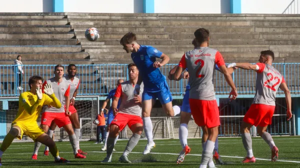 Izola, 25.10.2025nogomet 3. liga Izola - Svoboda Ljubljana 2:1prva tekma na obnovljenem igri&scaron;ču s umetno travo.z glavo je prvi gol za Izolo dosegel Tai Križnik