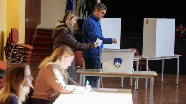 Na listah od dijakov do upokojencev