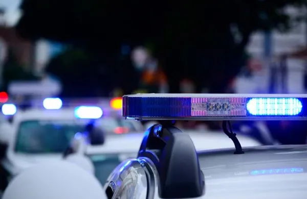 policija, policijski avto, policijska luč, policijske luči