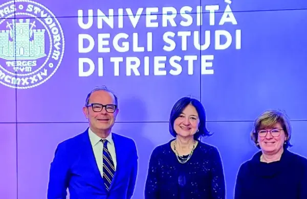 Livio Semolič, Donata Vianelli in Nives Cossutta na srečanju na trža&scaron;ki univerzi