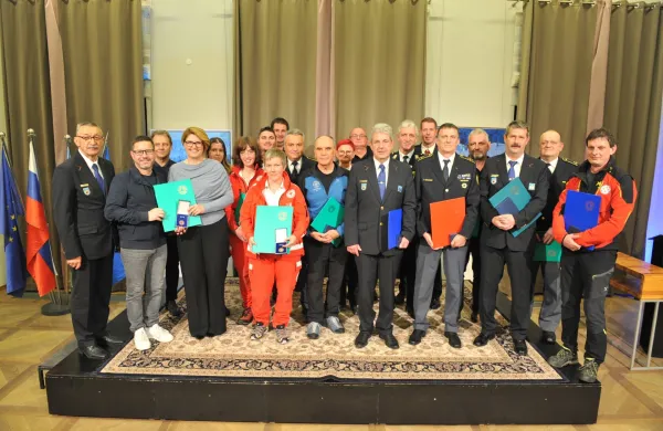 Ob povodnji v Brdih so se službe odlično odzvale