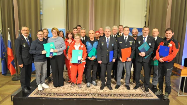 Ob povodnji v Brdih so se službe odlično odzvale