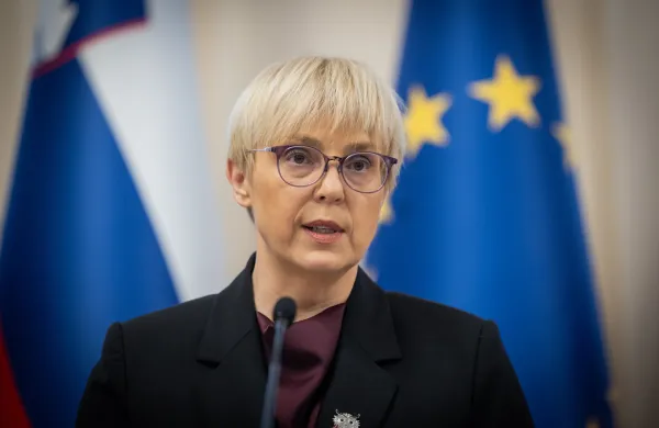 Ljubljana, predsedniska palaca.Predsednica republike Natasa Pirc Musar je podpisala odlok o razpisu volitev v DZ, ki bodo 22. marca.