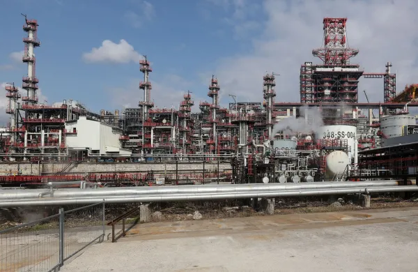 Na Reki so danes uradno odprli posodobljeno in nadgrajeno rafinerijo nafte, ki je v lasti energetske družbe Ina. 