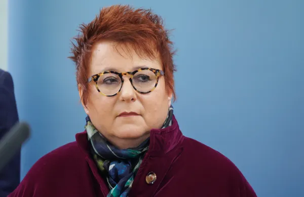 Ljubljana, MZZ.Srecanje ministrice za zunanje zadeve Tanje Fajon s predstavniki slovenske narodne skupnosti v Italiji.Senatorka v parlamentu Italijanske republike Tatjana Rojc.