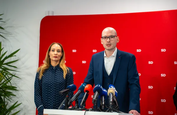 Ljubljana, SD.Izjava za medije stranke SD ob prestopu vodje poslanske skupine Levica Mateja Tasnerja Vatovca v stranko SD.Novi poslanec SD Matej Tasner Vatovec.