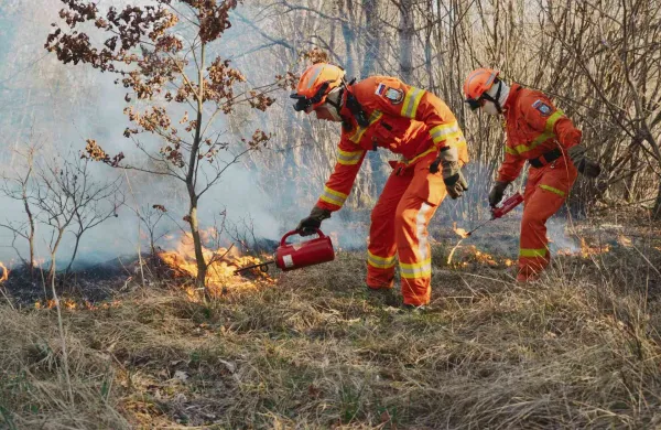 Gasilci so se opremili za preventivno požiganje