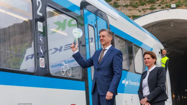 Dekani, 11.3.2026Drugi tir, 2TDK, Otvoritev železni&scaron;ke proge Koper-Divača, svečana otvoritev, Robert Golob in Alenka Bratu&scaron;ek