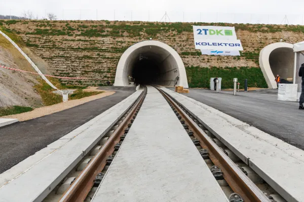 Dekani, 11.3.2026Drugi tir, 2TDK, Otvoritev železni&scaron;ke proge Koper-Divača, svečana otvoritev, Robert Golob in Alenka Bratu&scaron;ek