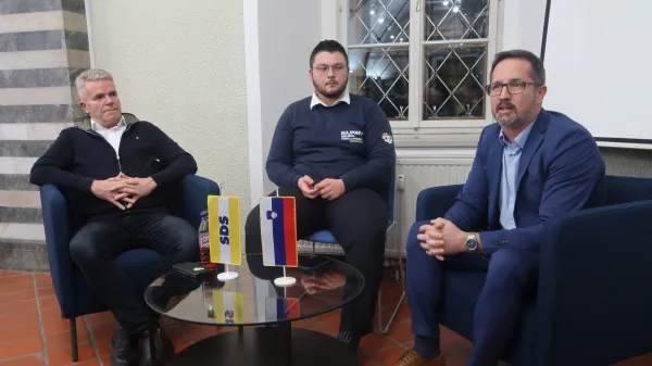 Država na majavih temeljih občin
