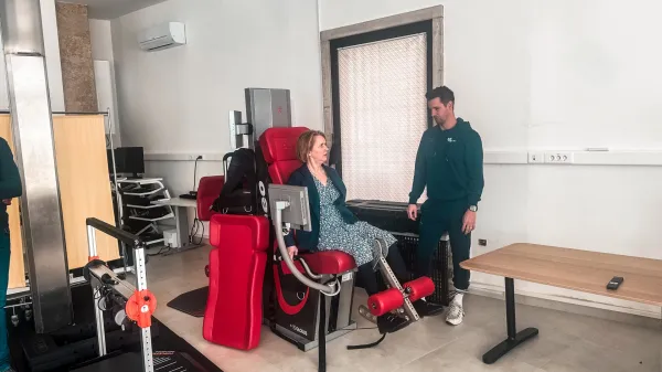 Veleposlanica Nemčije v Sloveniji Sylvia Groneick je obiskala Mediteranski center zdravja in Laboratorij In&scaron;tituta za kineziolo&scaron;ke raziskave ZRS Koper.